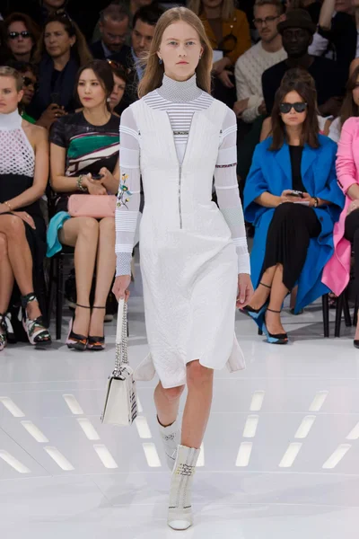 Look 39
